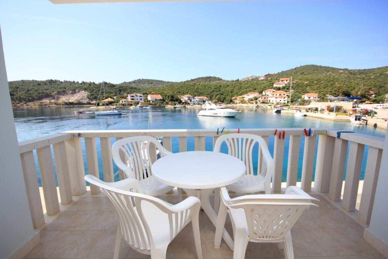 Apartments And Rooms By The Sea Zaglav, Dugi Otok - 8144 Sali Buitenkant foto